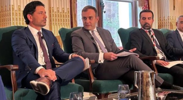 Στο 6ο Συνέδριο του Economist για την Ανατολική Μεσόγειο ο υφ. Εξωτερικών Τάσος Χατζηβασιλείου
