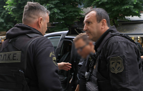 Λάρισα: Στο µυαλό του 21χρονου µητροκτόνου - Άτομο με ακανθώδη προσωπικότητα - Έμπειροι αστυνομικοί: "Κινείται σε ένα παράλληλο σύµπαν..."