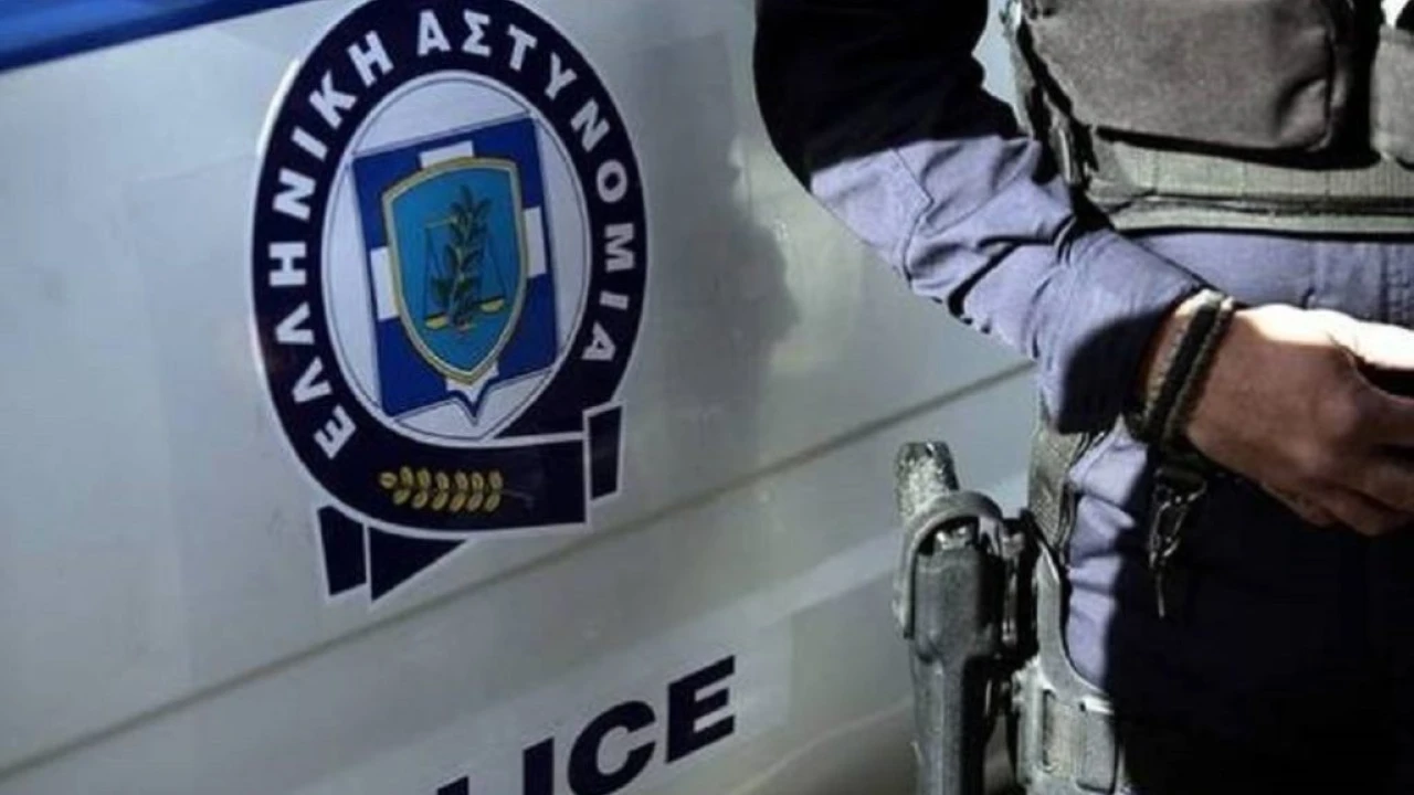 Συνελήφθη οδηγός μηχανής που έτρεχε με 205 χλμ. στη Λεωφόρο Βουλιαγμένης