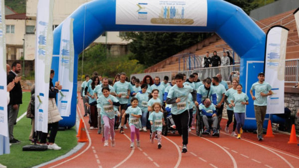 Συγκινητικές στιγμές στον 4ο αγώνα δρόμου «Όλοι μαζί-Όλοι Ίσοι» στo Καρπενήσι