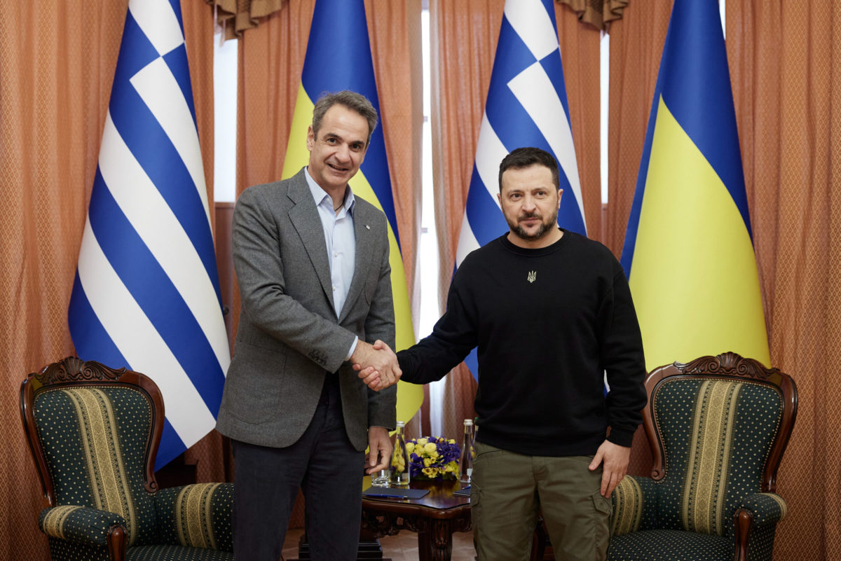 Τηλεφωνική συνομιλία Μητσοτάκη – Ζελένσκι: Ο πρωθυπουργός αποδέχθηκε την πρόσκληση για συμμετοχή στην Σύνοδο της Οδησσού
