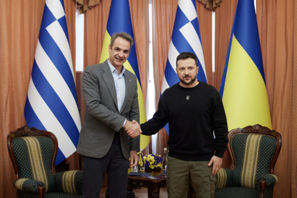 Τηλεφωνική συνομιλία Μητσοτάκη – Ζελένσκι: Ο πρωθυπουργός αποδέχθηκε την πρόσκληση για συμμετοχή στην Σύνοδο της Οδησσού