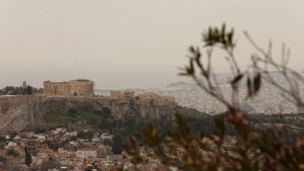 Μικρή άνοδος της θερμοκρασίας σήμερα: Έως τους 35 βαθμούς θα σκαρφαλώσει ο υδράργυρος – Ευνοείται και η μεταφορά αφρικανικής σκόνης