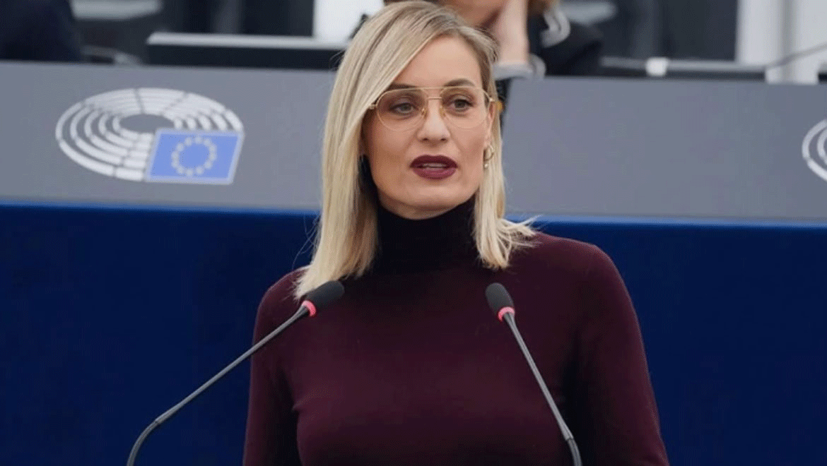 Ελεονώρα Μελέτη: «Δεν μπορώ να σταματήσω τους πολέμους, αλλά ούτε να σωπαίνω μπροστά στον πόνο των παιδιών»