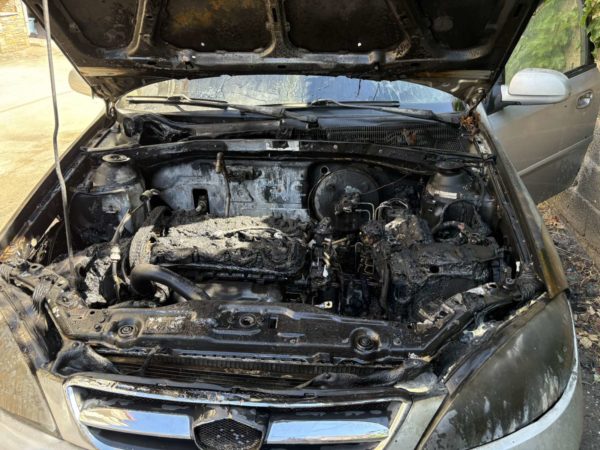 Λάρισα: Συναγερμός για φωτιά σε αυτοκίνητο – Τρία οχήματα της Πυροσβεστικής στο σημείο (Δείτε φωτογραφίες)