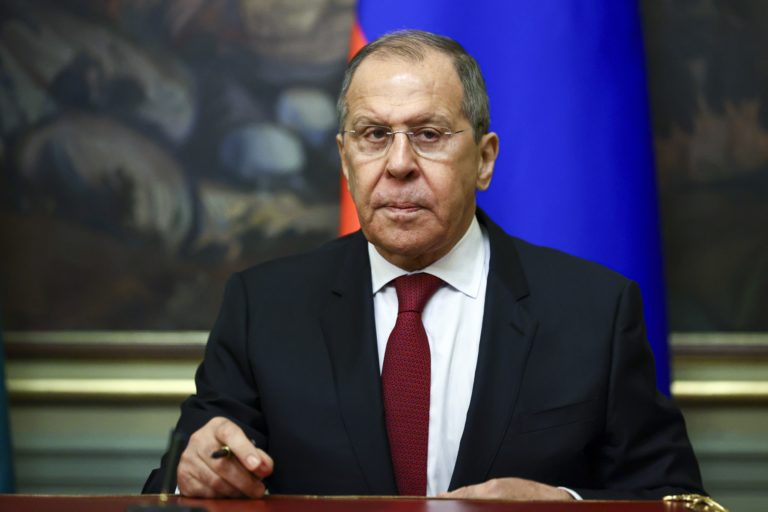Λαβρόφ κατά Μερτς για επιθέσεις μεγάλου βεληνεκούς στην Ρωσία από την Ουκρανία με ευρωπαϊκά όπλα