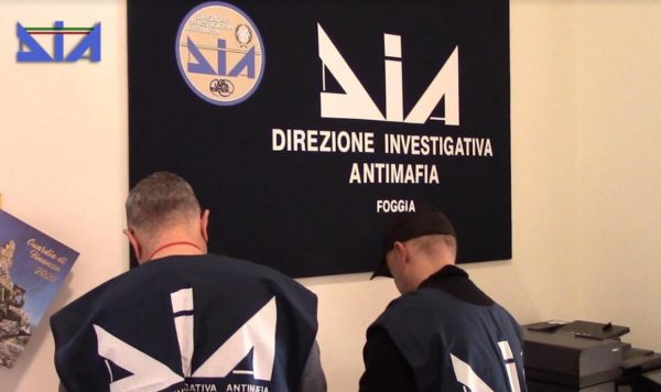 Η μαφία παραμερίζει αντιπαλότητες αναζητώντας συνεργασίες, αναφέρει έκθεση της σχετικής Ιταλικής διεύθυνσης ερευνών