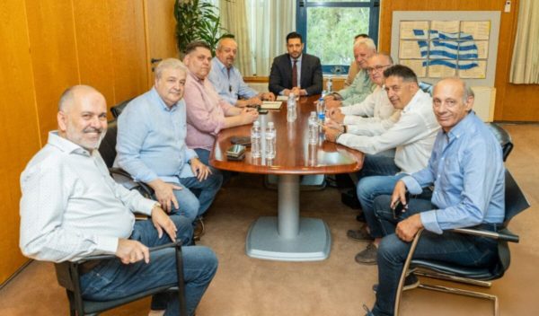 Συνάντηση του Αναπληρωτή Υπουργού Υποδομών και Μεταφορών Κωνσταντίνου Κυρανάκη με την Ομοσπονδία Ταξί