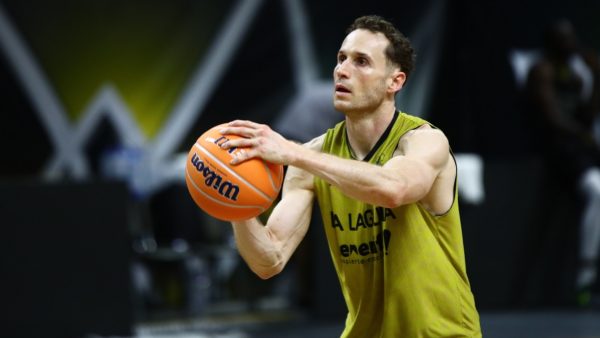 Έκπληξη για το βραβείο του MVP στον 42χρονο Χουέρτας (vid)
