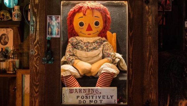 Πανικός στα social για την «εξαφάνιση» της Annabelle – Η αλήθεια για την δαιμονισμένη κούκλα