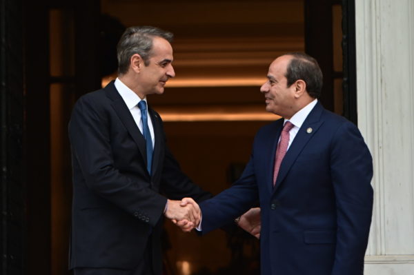 Tηλεφωνική επικοινωνία Μητσοτάκη – Σίσι για την Ι. Μ. Σινά – Τη Δευτέρα ελληνική αντιπροσωπεία θα μεταβεί στην Αίγυπτο