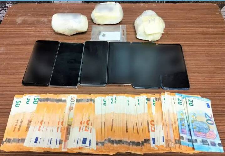 Πειραιάς: Πάνω από μισό κιλό κοκαΐνης εντοπίστηκε σε όχημα – Τέσσερις συλλήψεις