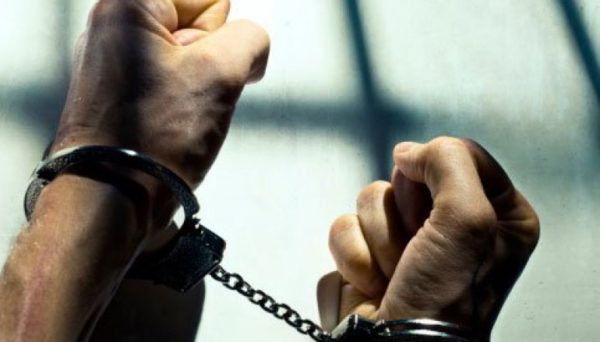 Βύρωνας: Εξαρθρώθηκε συμμορία ανηλίκων που διέπραττε ληστείες σε καταστήματα υπό την απειλή κουζινομάχαιρου