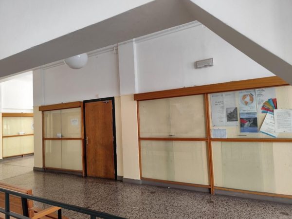 ΕΚΠΑ: Το Πανεπιστήμιο απεκατάστησε τους τοίχους στη Σχολή Νομικών Οικονομικών και Πολιτικών Επιστημών – Τι διευκρινίζεται