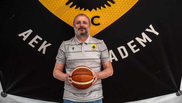 Ο Κότσιαρης στην ΑΕΚ ΒC ACADEMY