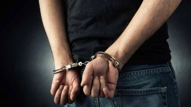 Συνελήφθη 33χρονος αλλοδαπός σε βάρος του οποίου εκκρεμούσε απόφαση για την έκδοσή του στις Αρχές του Ην. Βασιλείου, μετά από πολύμηνη έρευνα