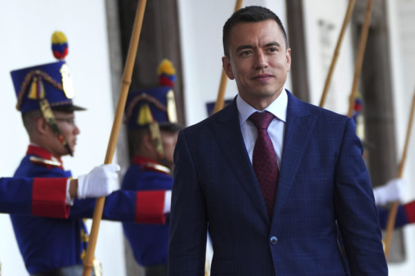 Ισημερινός: Το κοινοβούλιο ενέκρινε την επιστροφή ξένων στρατιωτικών βάσεων