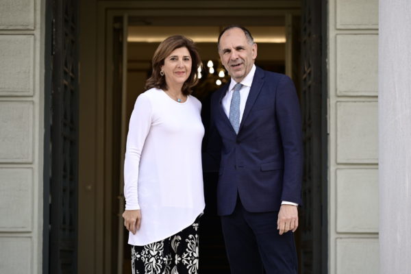 Συνάντηση Γεραπετρίτη με την Προσωπική Απεσταλμένη του Γ.Γ. του ΟΗΕ για την Κύπρο – Όλα όσα συζητήθηκαν