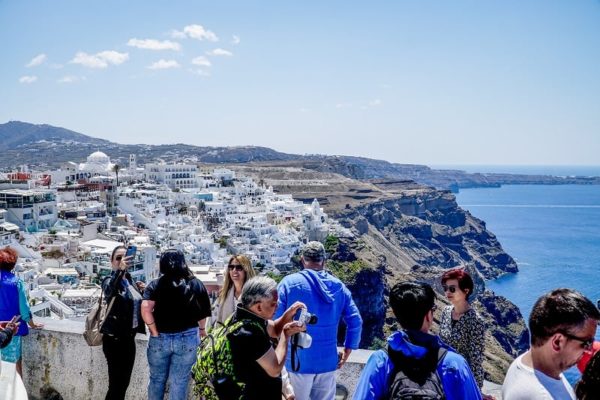 Η Σαντορίνη προχωρά για ακόμα μία δυναμική τουριστική χρονιά σύμφωνα με την υπουργό Τουρισμού