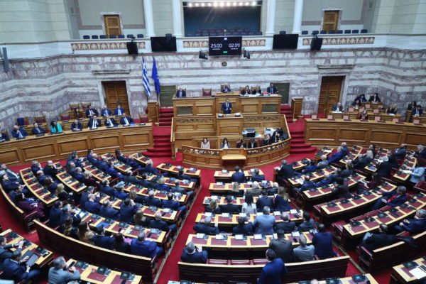 Τρεις οι προτάσεις για προανακριτική για τα Τέμπη -14 κάλπες για 14 πολιτικά πρόσωπα