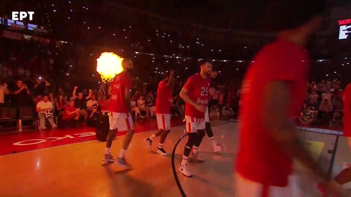Η παρουσίαση των Πειραιωτών (vid)