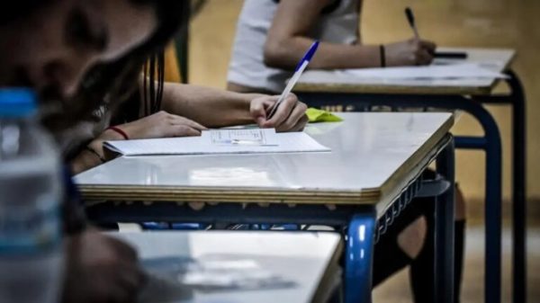 Πανελλαδικές 2025: Σε μαθήματα ειδικότητας εξετάζονται σήμερα οι υποψήφιοι των ΕΠΑΛ