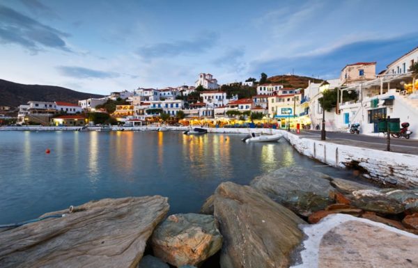 Η Άνδρος στα 24 μέρη με τους πιο εντυπωσιακούς φάρους του πλανήτη