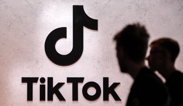 ΗΠΑ: Ο Τραμπ παρατείνει την προθεσμία για την πώληση του TikTok κατά 90 ημέρες