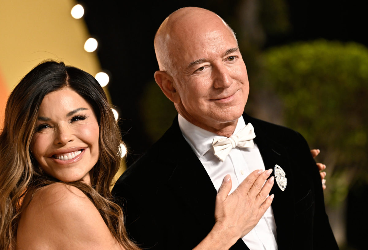 No Space for Bezos: Ακτιβιστές στη Βενετία σχεδιάζουν «παρέμβαση» στον γάμο του Τζεφ Μπέζος