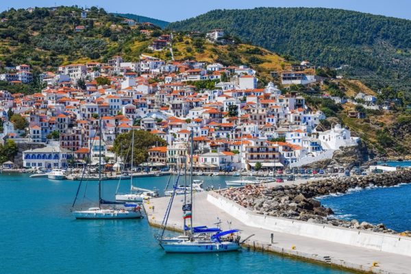 Στους καλύτερους «μυστικούς» προορισμούς της Μεσογείου η Σκόπελoς, σύμφωνα με γερμανικά ΜΜΕ