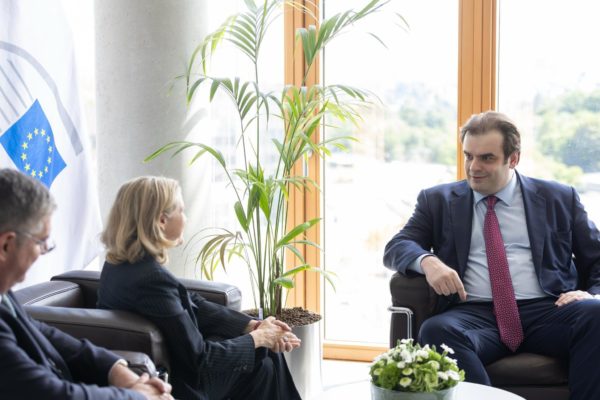 Ελληνικά ομόλογα: «Πράσινο φως» από MSCI – Αγωνία για ΧΑ