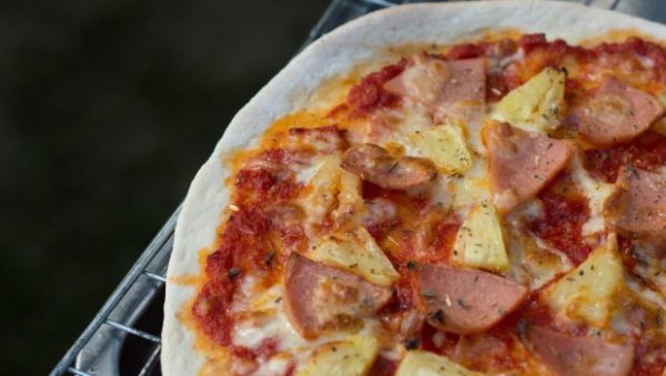 Έλληνας μετανάστης στον Καναδά δημιούργησε την πίτσα Χαβάη