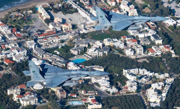Κρήτη: Συνελήφθη 26χρονος Αζέρος να φωτογραφίζει τις αεροναυτικές βάσεις στη Σούδα