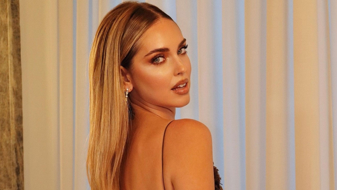 Chiara Ferragni: Φωτογραφίες με το μαγιό της στη πισίνα από τη Λίμνη Κόμο