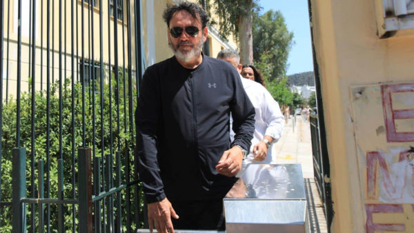 Στάθης Αγγελόπουλος: Την Παρασκευή ξεκινάει η δίκη του τραγουδιστή που κατηγορείται για ενδοοικογενειακή βία