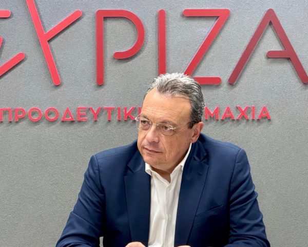 Σ. Φάμελλος: Για άλλη μια φορά ο πρωθυπουργός επιλέγει να σύρεται πίσω από τις ΗΠΑ παρά να γίνεται χρήσιμος στη χώρα