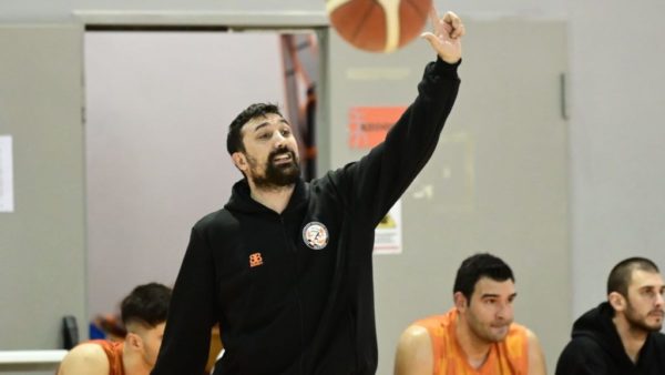 Οικονομόπουλος: «Πρέπει να αλλάξουμε τις συνήθειες στο γήπεδο, υπάρχει ταλέντο και όρεξη»