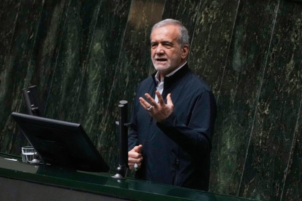 «Η Τεχεράνη διέκοψε την συνεργασία με την IAEA εξαιτίας της καταστροφικής συμπεριφοράς του επικεφαλής της», λέει ο Ιρανός πρόεδρος