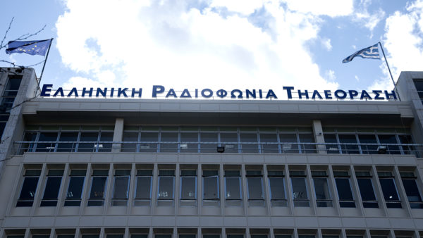 Παρουσίασε το νομοσχέδιο για την ΕΡΤ ο Π. Μαρινάκης στο υπουργικό συμβούλιο – Τι προβλέπει για την ενίσχυση της Δημόσιας Ραδιοτηλεόρασης