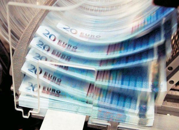 Δασμοί Τραμπ: Μαστίγιο και καρότο από τον αμερικανό πρόεδρο