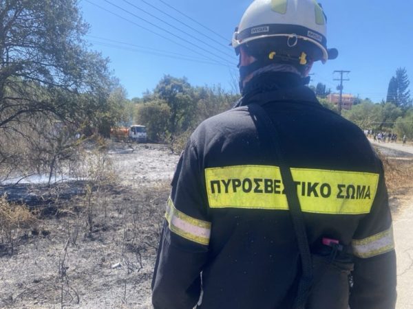 Φωτιά σε χωματερή στο Μαρκόπουλο