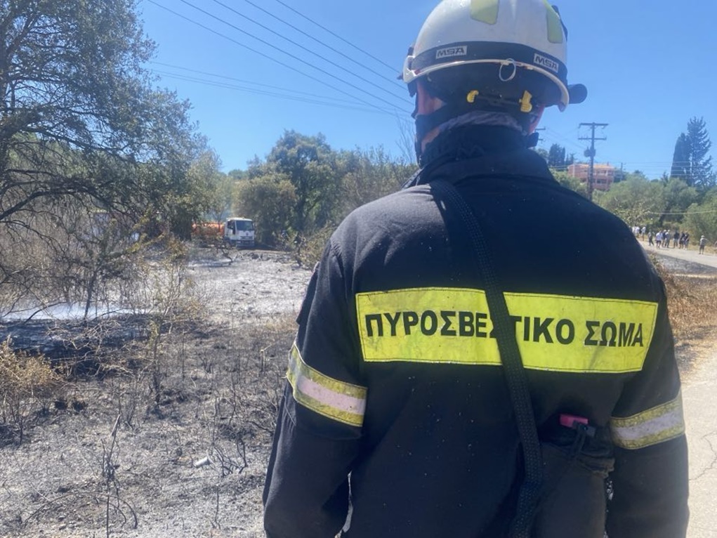 Φωτιά σε χωματερή στο Μαρκόπουλο