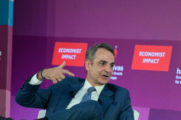 Κ. Μητσοτάκης στο συνέδριο του Economist: «Τώρα τα οικονομικά μας είναι σε τάξη – Παράγουμε πρωτογενή πλεονάσματα»