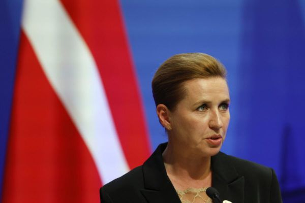 ΕΕ: Η δανική προεδρία υποδέχεται τον Ζελένσκι και υποστηρίζει την ένταξη της Ουκρανίας