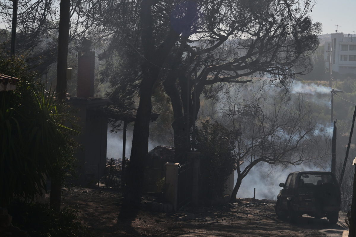 Φωτιά τώρα στη Βουνούπολη: Εικόνες καταστροφής, αναφορές για ζημιές σε σπίτια