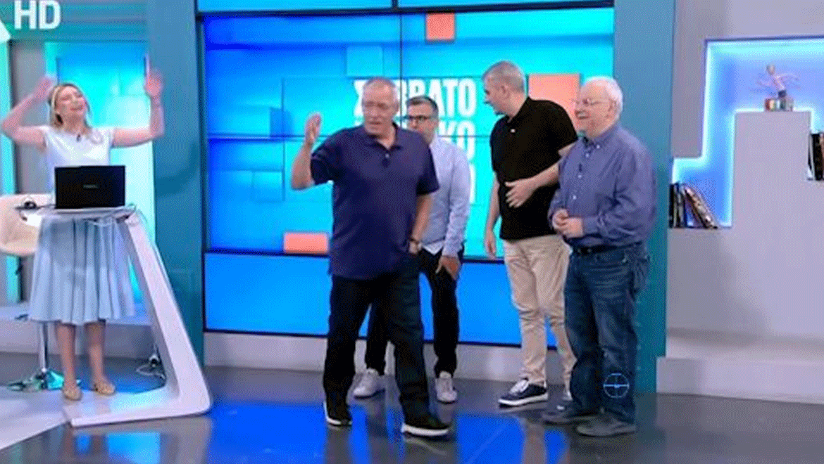 Νίκος Μάνεσης: Αποχαιρέτησε λίγο “διαφορετικά” το κοινό του!