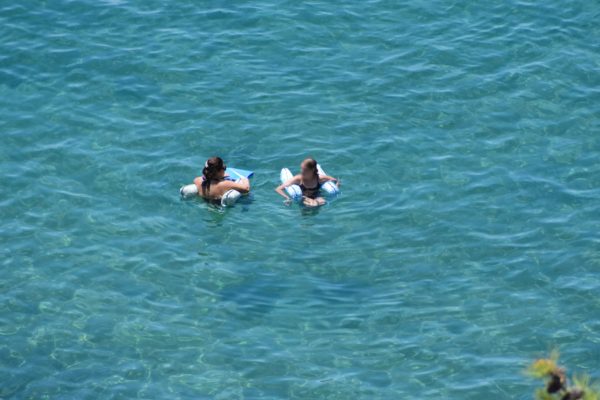 Καιρός: Στη «μέγγενη» του καύσωνα η χώρα – Έως τους 42 βαθμούς το θερμόμετρο