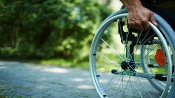«Προσβασιμότητα κατ’ οίκον» – Πρόγραμμα 24 εκατ. ευρώ με ωφελούμενους 2.500 άτομα με αναπηρία