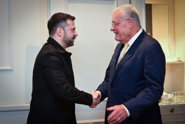 Ο Ουκρανός πρόεδρος Ζελένσκι λέει ότι είχε «ουσιαστικές» συζητήσεις με τον Αμερικανό απεσταλμένο Κέλογκ