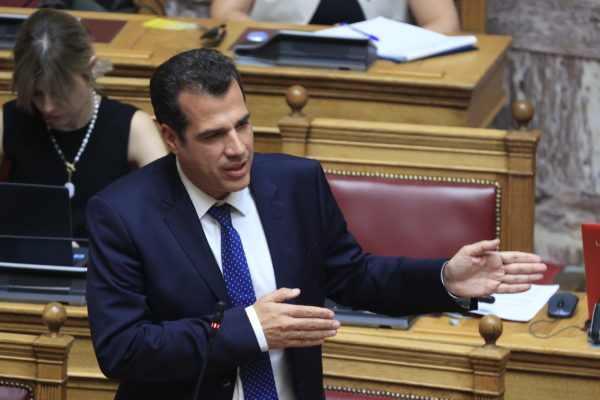 Θάνος Πλεύρης: Ο δρόμος από εδώ και πέρα των λαθρομεταναστών θα είναι φυλακή ή έξοδος